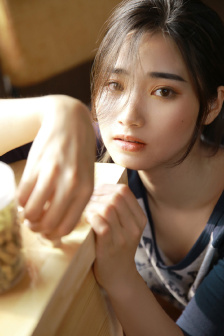 《财阀的奢靡生活2》韩剧免费观看